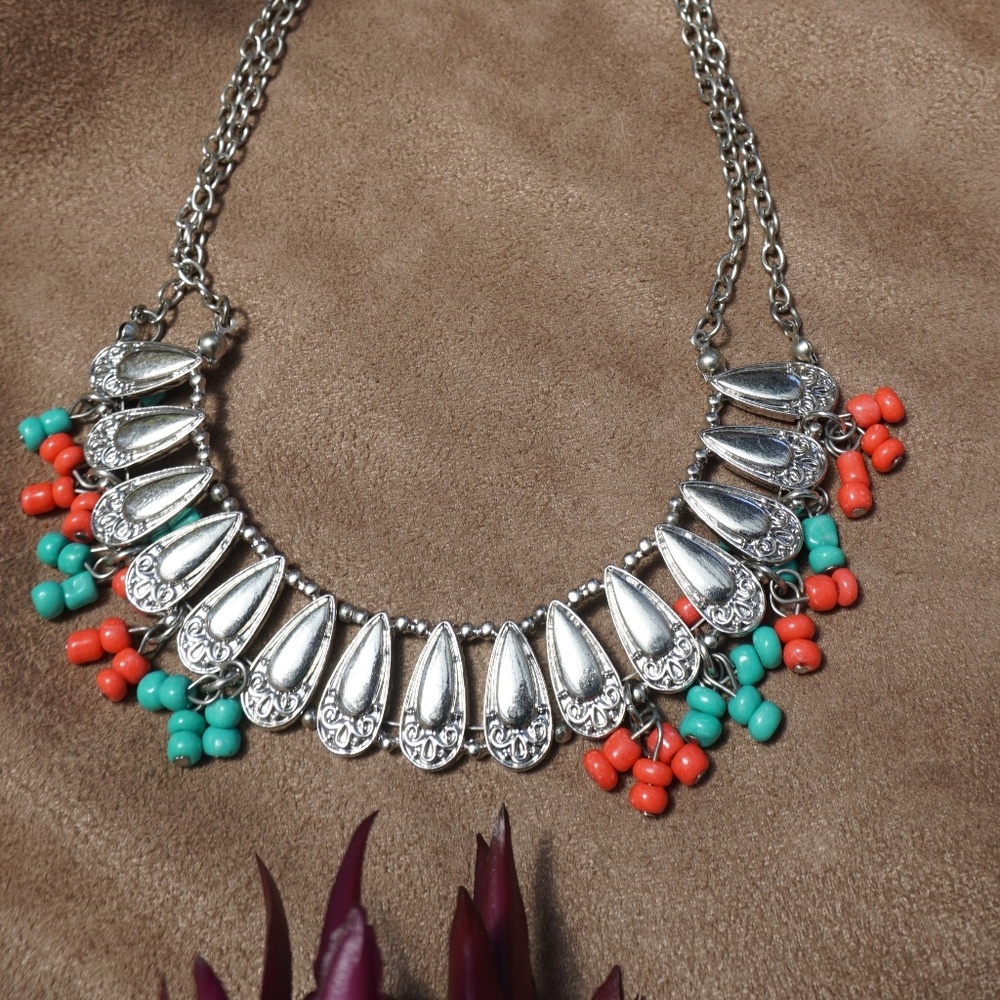 Jules statement necklace